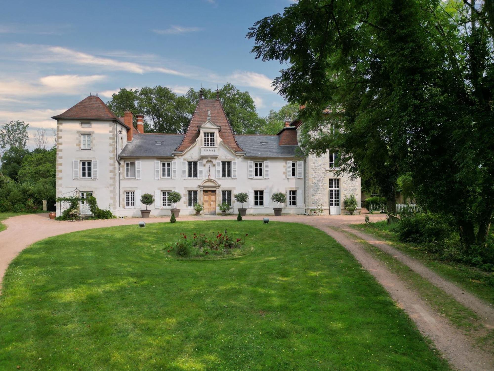 Chateau Du Guerinet Saint-Priest-Bramefant Exteriér fotografie